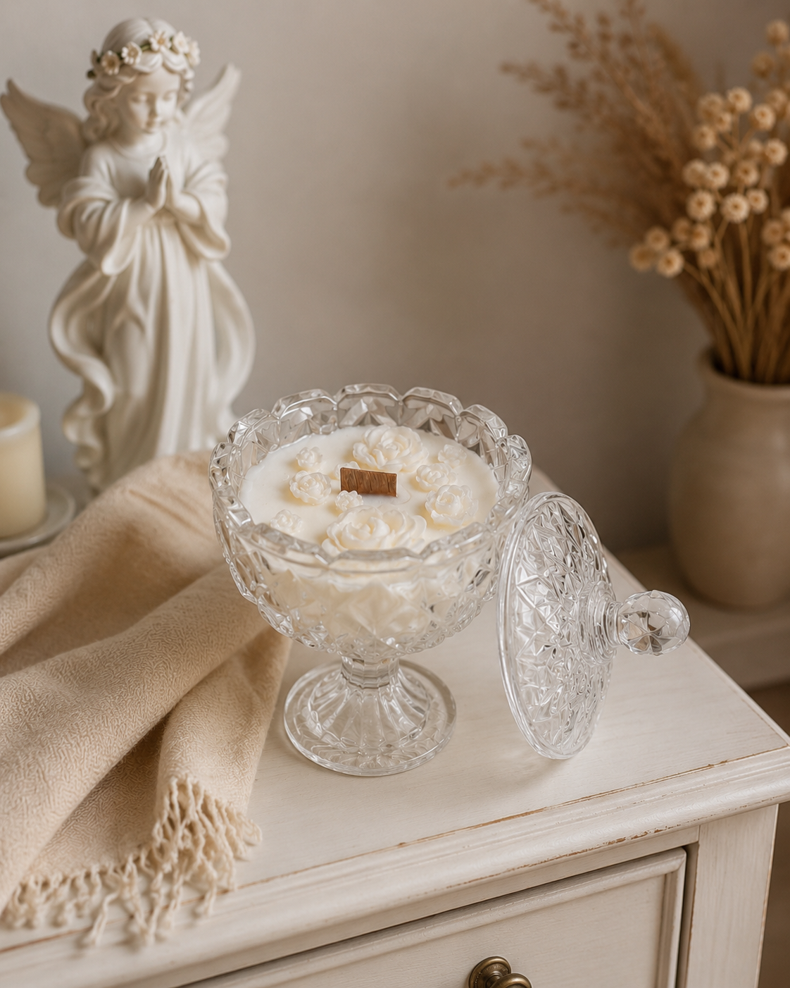 Lumânare parfumată în cupă transparentă din sticlă cu picior -  Lavandă & Vanilie 250 g