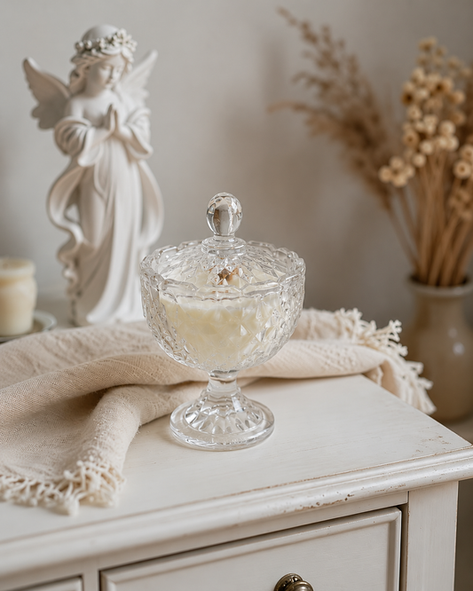 Lumânare parfumată în cupă transparentă din sticlă cu picior -  Lavandă & Vanilie 250 g